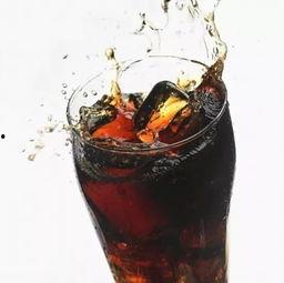 可乐取图吃瓜,夏日炎炎尽享清凉时光