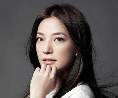 圆脸女星吃瓜图片,萌态十足引网友热议